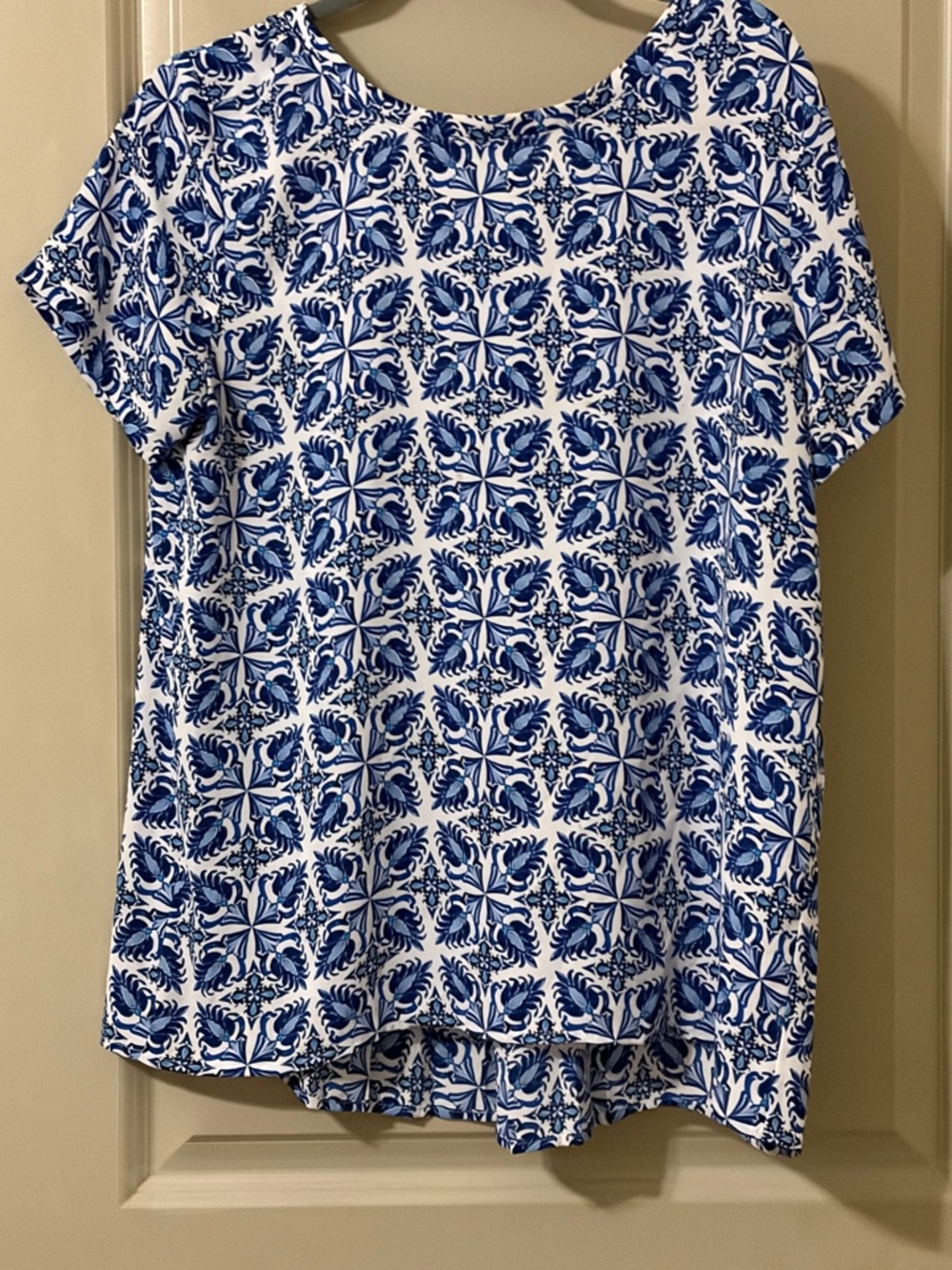 LOFT Blue and White Geometric Floral Short-Sleeve Shirt
